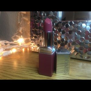 CLINIQUE Lipstick (PLUM POP)